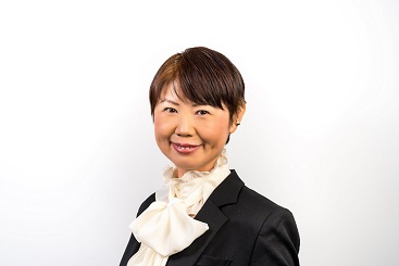 村田里依氏