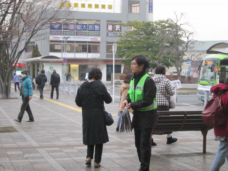 戸田公園駅前キャンペーン風景1