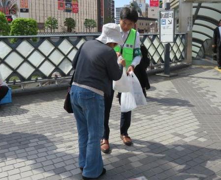 川口駅前H30防犯キャンペーン様子2