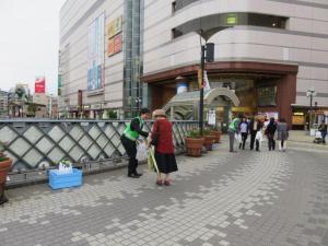 川口駅前振り込め詐欺防止キャンペーン風景2