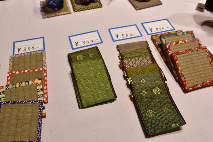 畳で作ったコースターとコインケース
