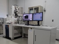 高分解能電解放出型走査電子顕微鏡の写真