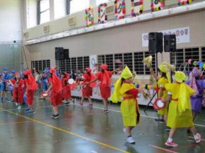 地元小学生によるダンス