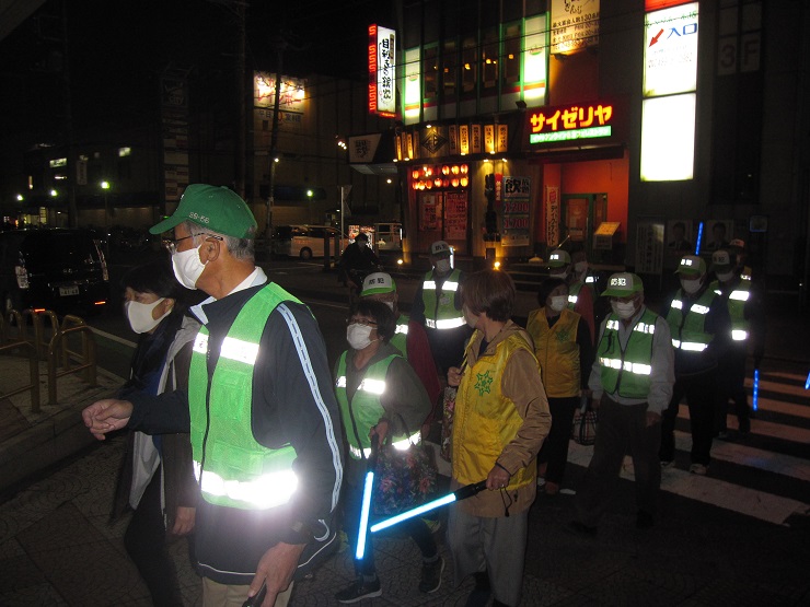 三郷市1丁目町会のパトロールの様子