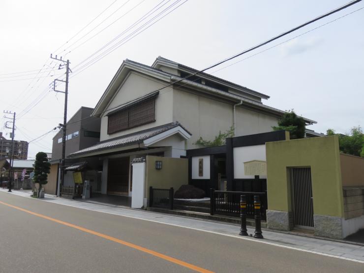 資料館と蕨本陣跡