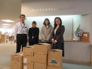 生理用品寄付の様子