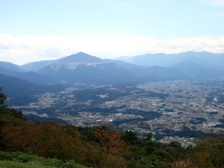 秋の美の山公園からの秩父市方面眺め