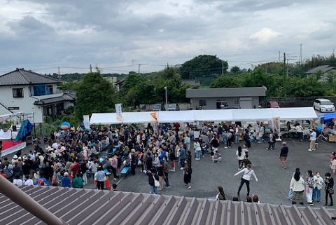 福島食品賑わう