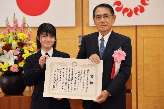 R4_埼玉県納税貯蓄組合総連合会会長賞 学校法人共栄学園春日部共栄中学高等学校3年 扇谷 明子 様