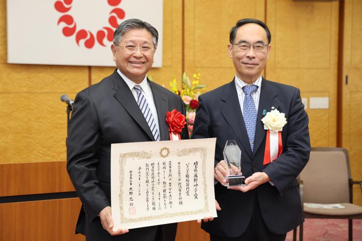 株式会社井口一世さまへ授与の様子