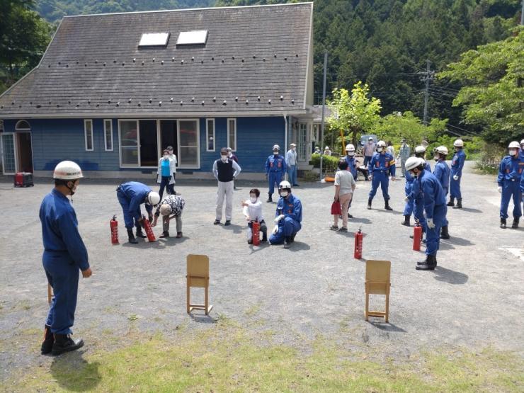 秩父市で行われた初期消火訓練の様子