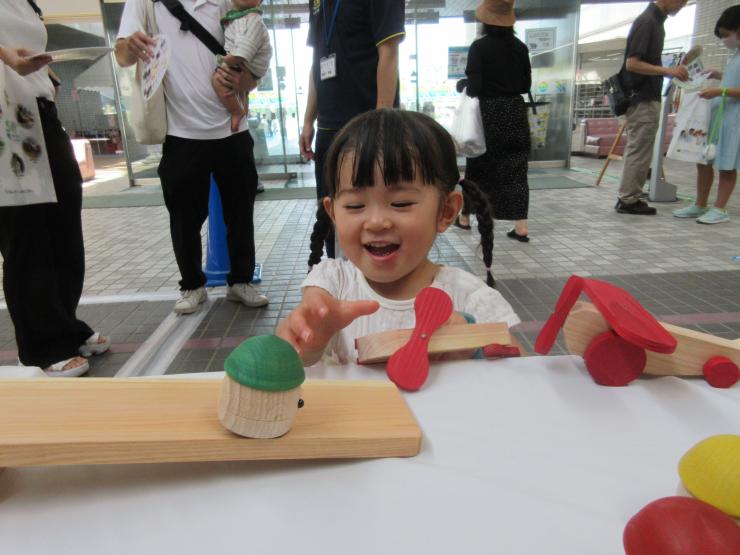 子どもが遊んでいる様子2