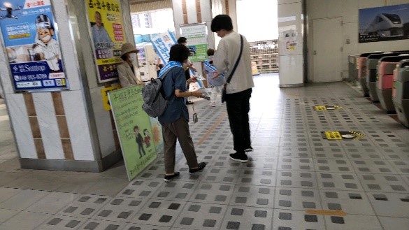 新田駅でのキャンペーンの様子1