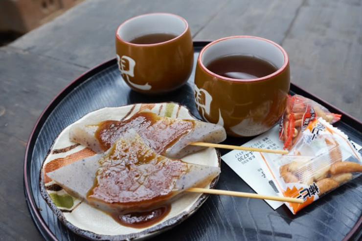 優秀賞の写真：味噌を塗ったこんにゃく串