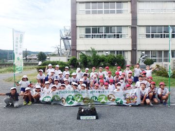 写真：花の木みどりの少年団（秩父市立花の木小学校）