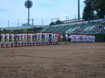 優勝旗の授与