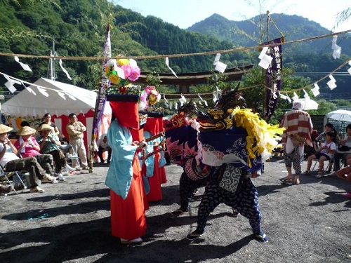 写真：芦ヶ久保獅子舞保存会2