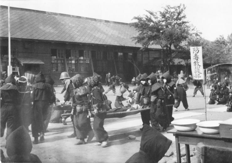 戦時中の写真防空演習