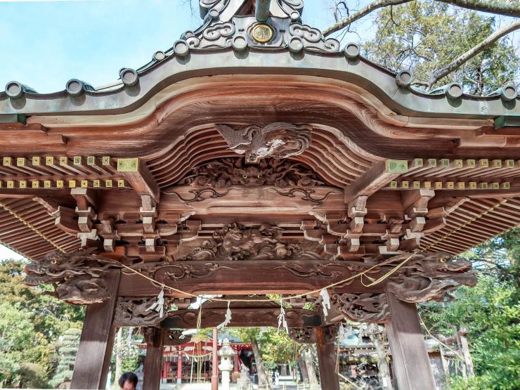 03越谷久伊豆神社手水舎_2_手水舎_南側面