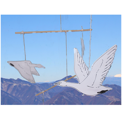 ハクチョウのモビールの写真