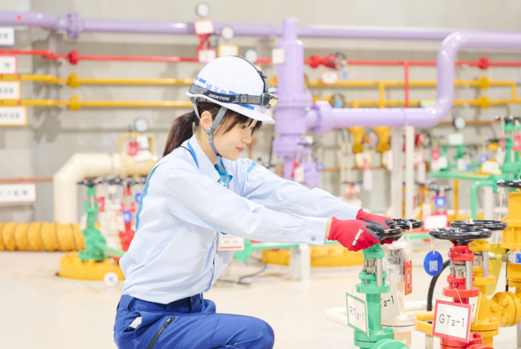先輩職員の仕事風景