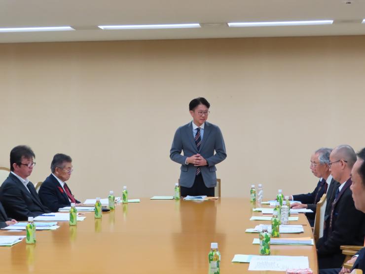 白土幸仁議長の写真