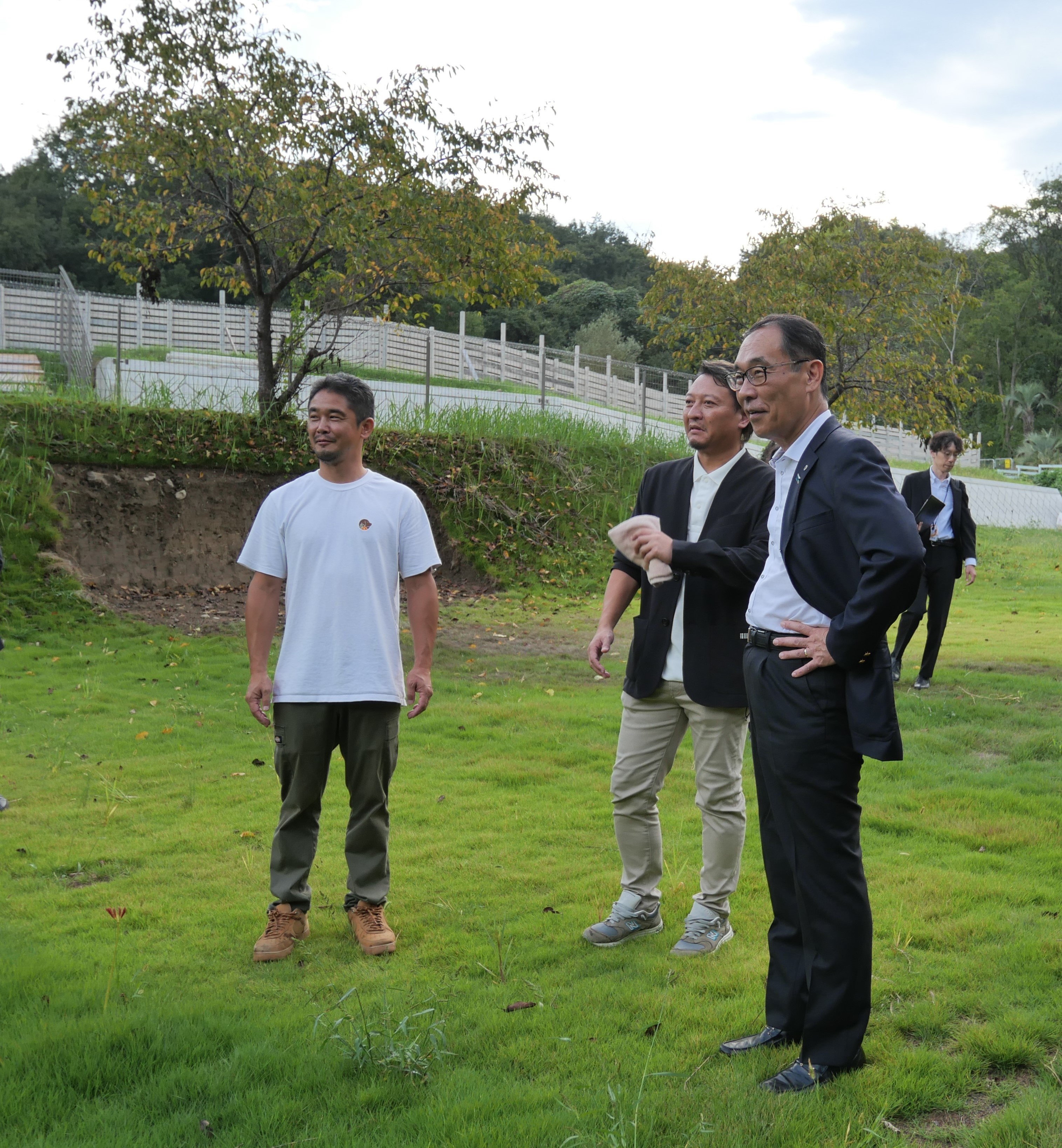 ふれあい訪問でエルズパーク長瀞を訪問する知事の写真