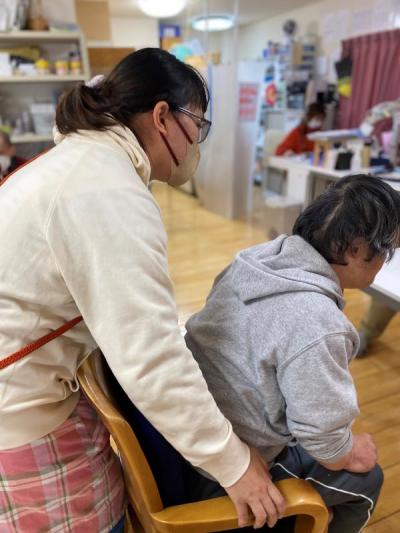 仕事をしている様子