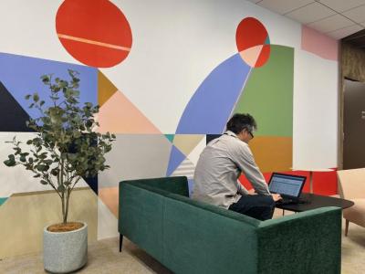 仕事をしている様子