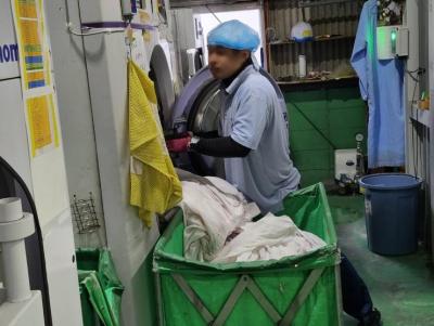 仕事をしている様子