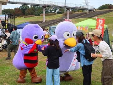 コバトンとさいたまっち