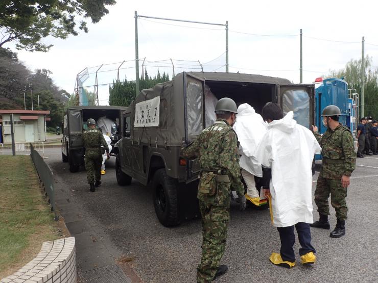 自衛隊搬送