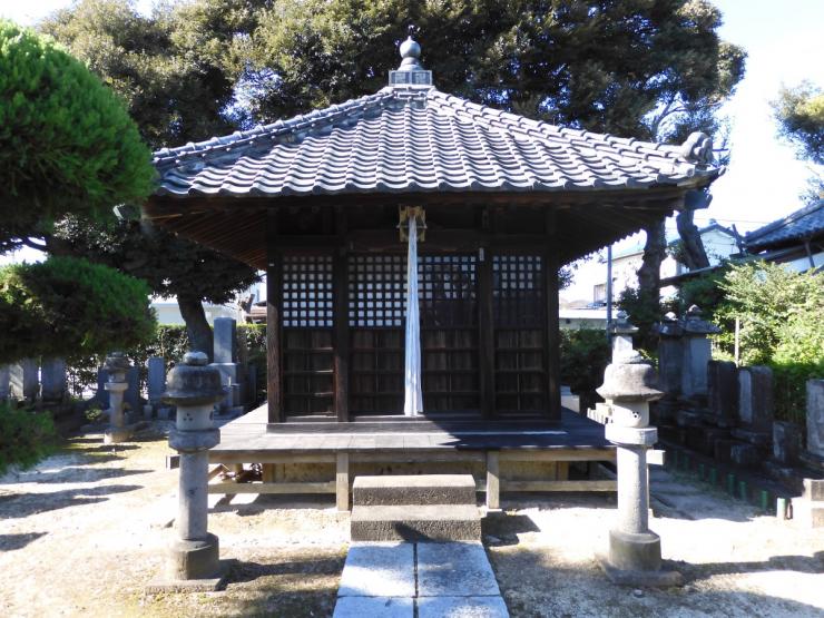 地蔵堂（正面）