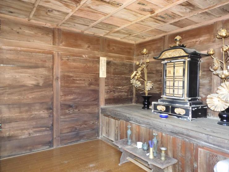 地蔵堂（内部）