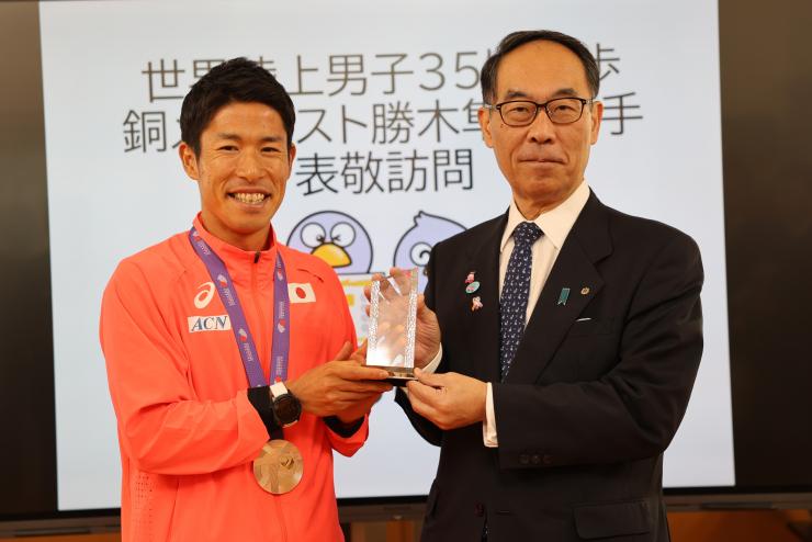 勝木選手と知事