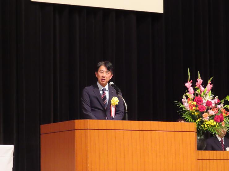 白土幸仁議長の写真