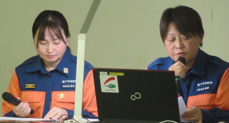 坂戸市消防団女性分団の二人