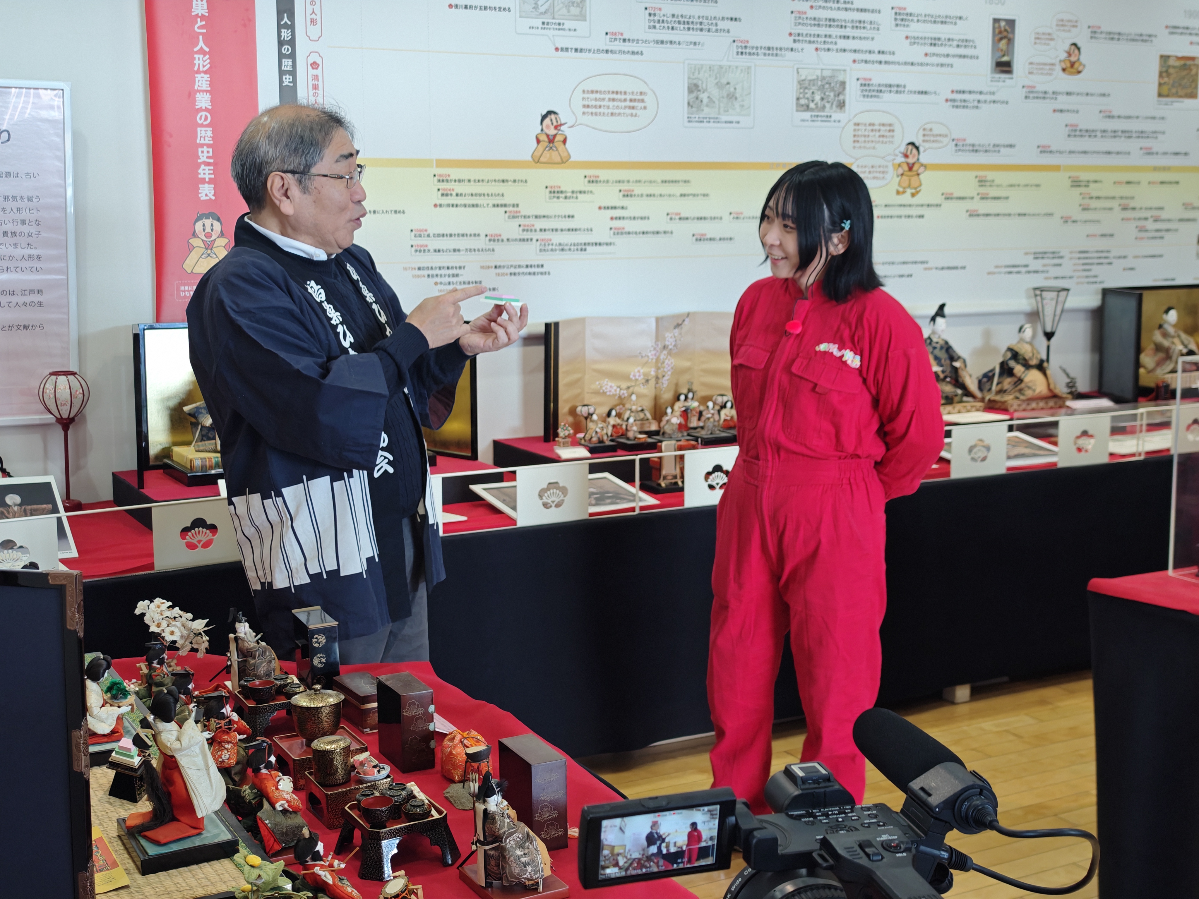 ひなの里でのアンゴラ村長と関口さんの写真