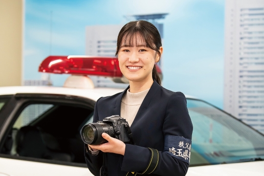 警察事務の顔写真