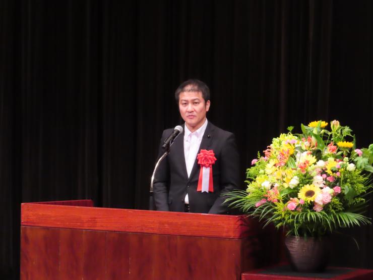 7月9日荒木裕介議長祝辞の写真