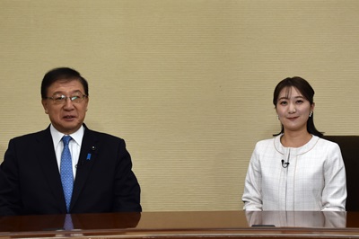 永瀬委員長とインタビュアーの写真