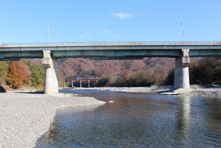 親鼻橋全景